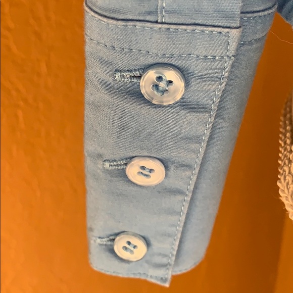 Woman’s button up blouse in pale blue - Picture 3 of 4